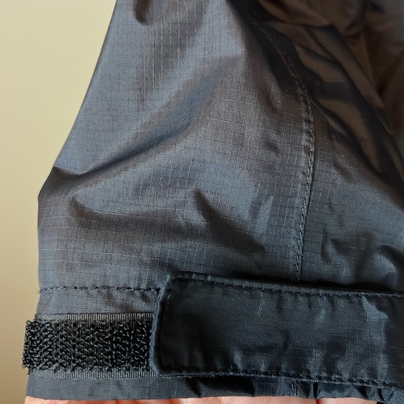 The North Face HyVent Women’s Size Small Removable Hood Black Nylon Raincoat - Picture 4 of 9